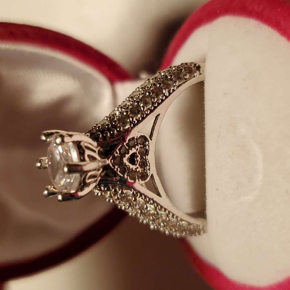 Cute costume jewlery ring - Picture 4 of 6